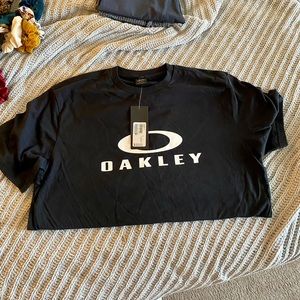 NWT Oakley black shirt